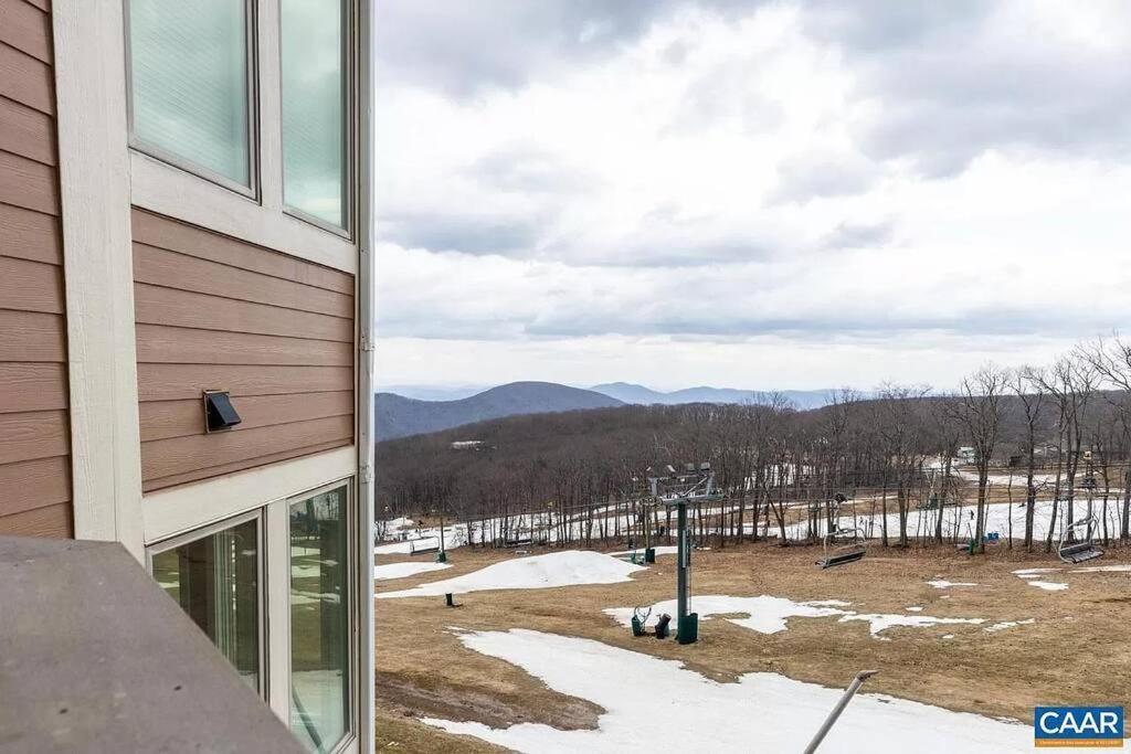 Diamond Adventure Slope Side With Foosball And Arcade At Wintergreen Resort 外观 照片